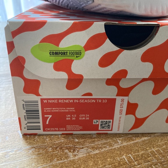 Nike Training Shoes - Picture 6 of 6